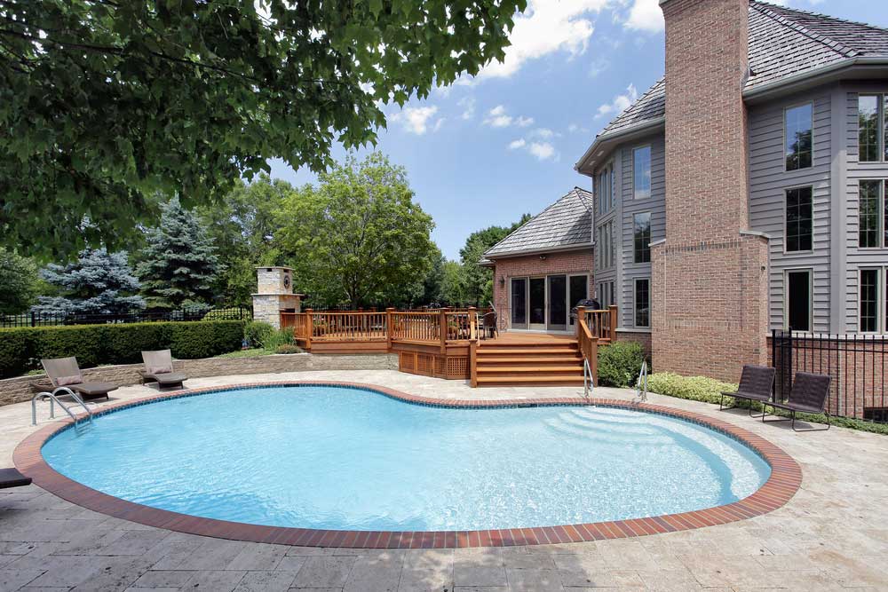 How To Maintain Your Pool in Summer